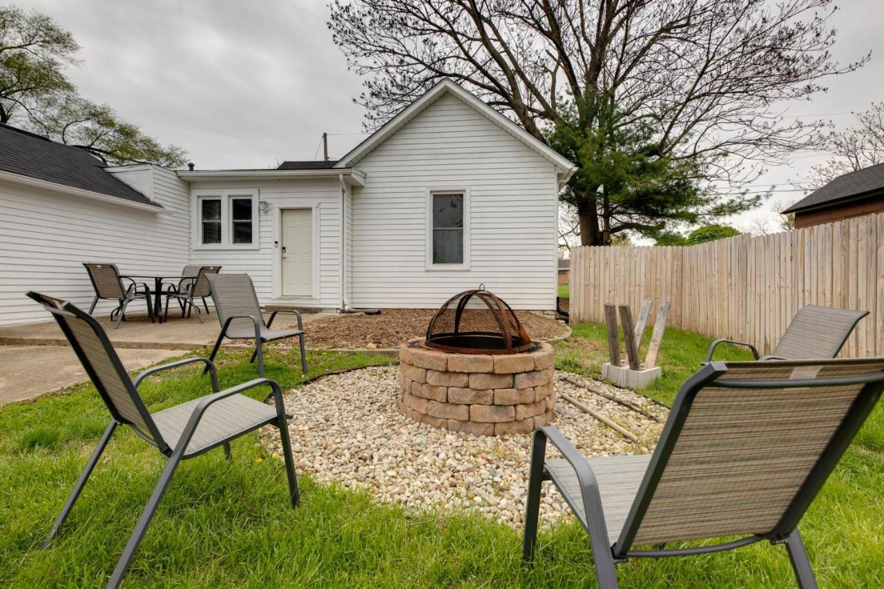Modern Family Home In Mason With Backyard And Fire Pit Zewnętrze zdjęcie
